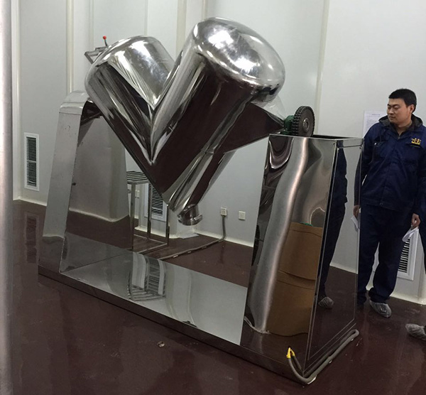 V型混合機(jī)客戶(hù)使用現(xiàn)場(chǎng)